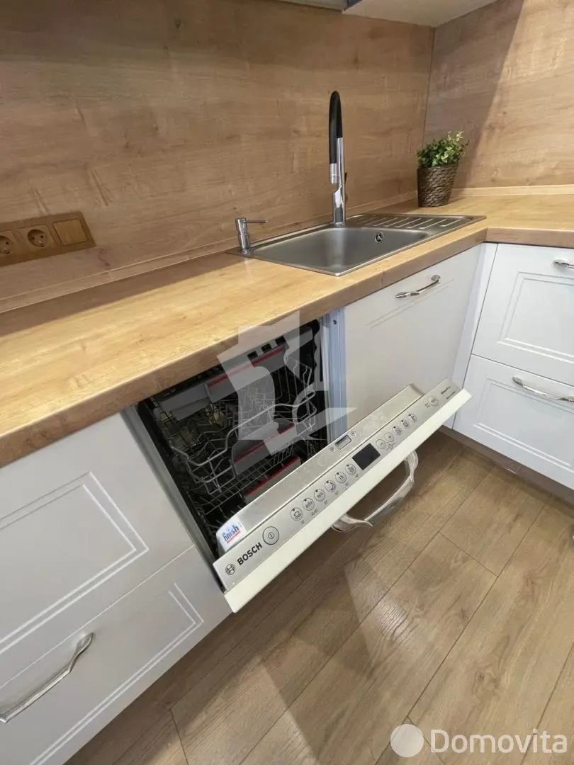 квартира, Минск, ул. Петра Мстиславца, д. 24, стоимость аренды 1 990 р./мес.