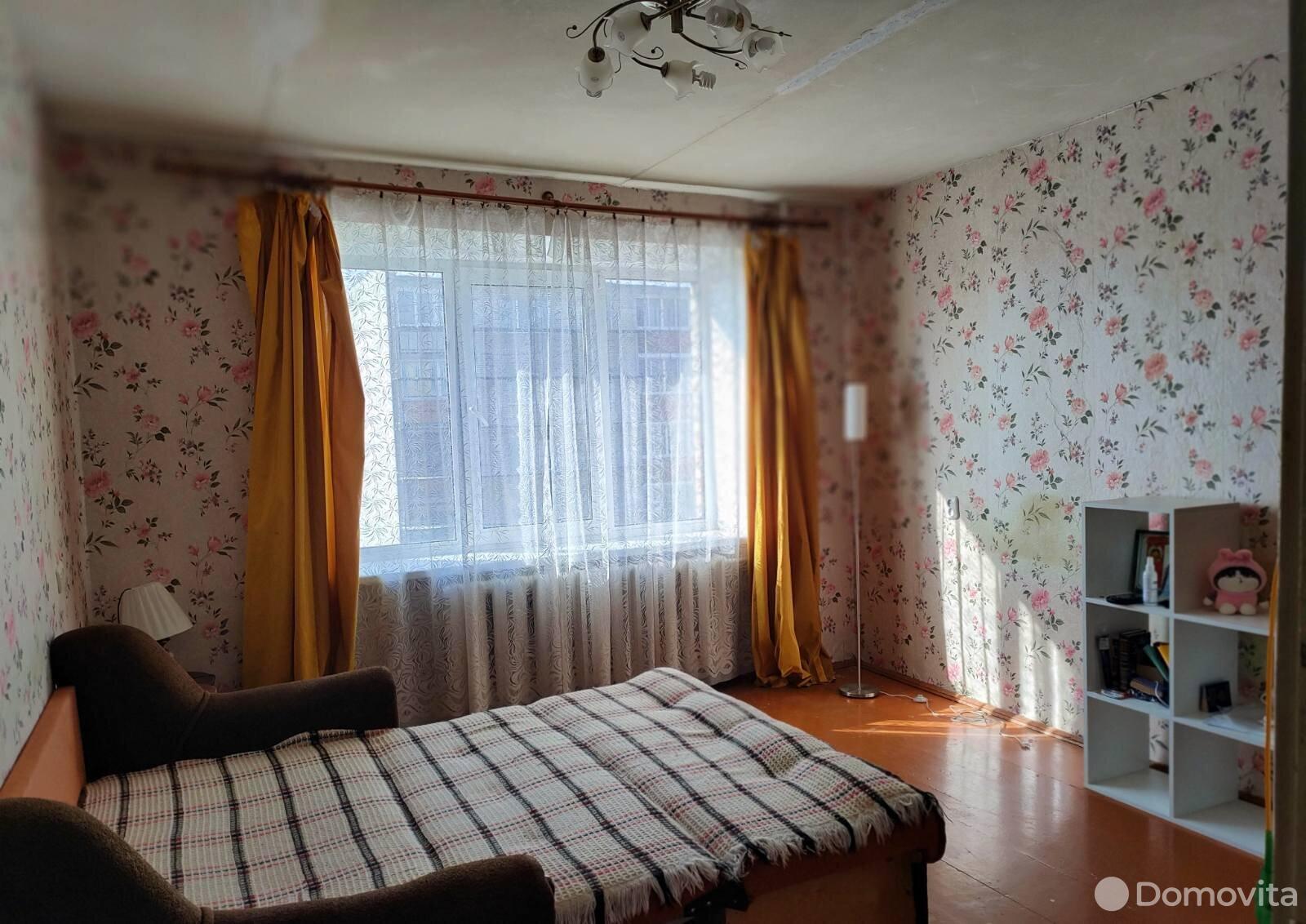 Купить 1-комнатную квартиру в Воложине, ул. Партизанская, д. 20, 19500 USD, код: 984780 - фото 1
