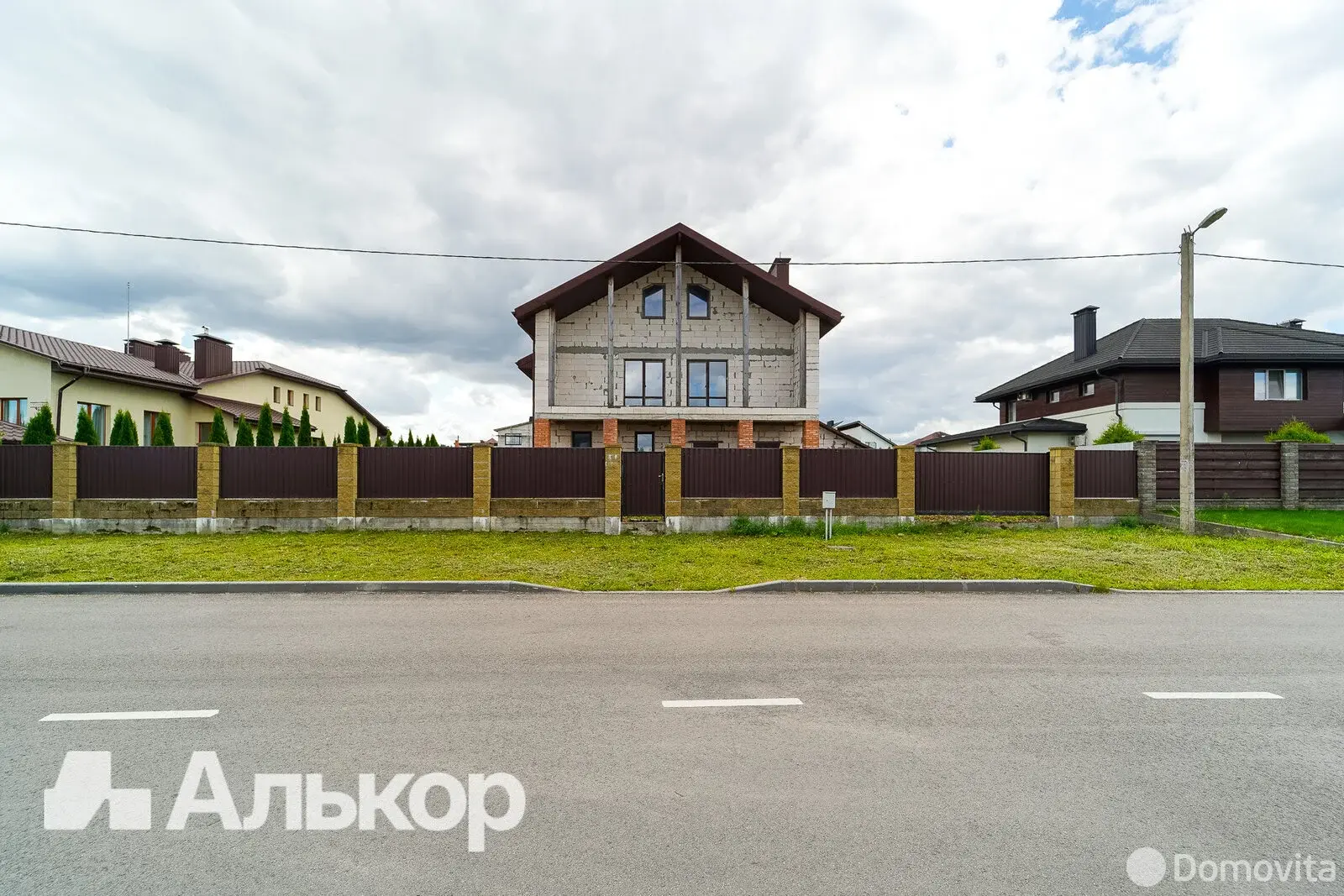 коттедж, Дроздово, ул. Столичная, д. 8 