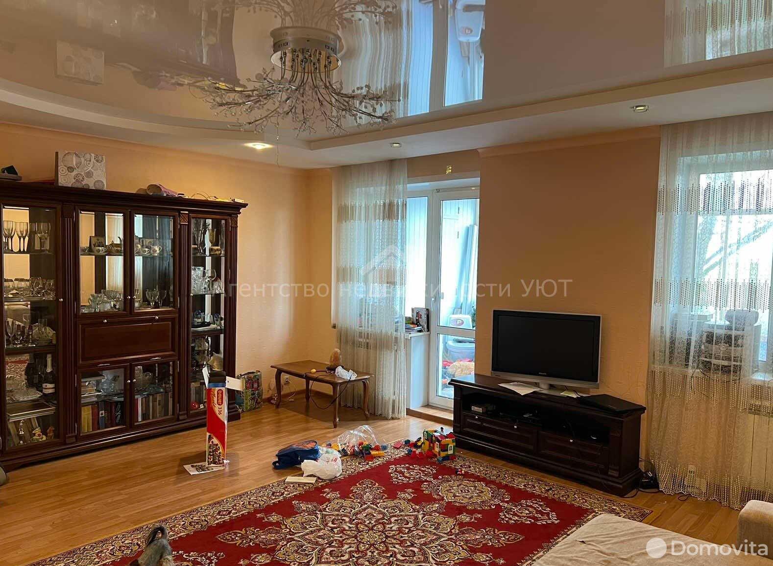 Купить 3-комнатную квартиру в Витебске, пр-т Черняховского, 59500 USD, код: 906548 - фото 1