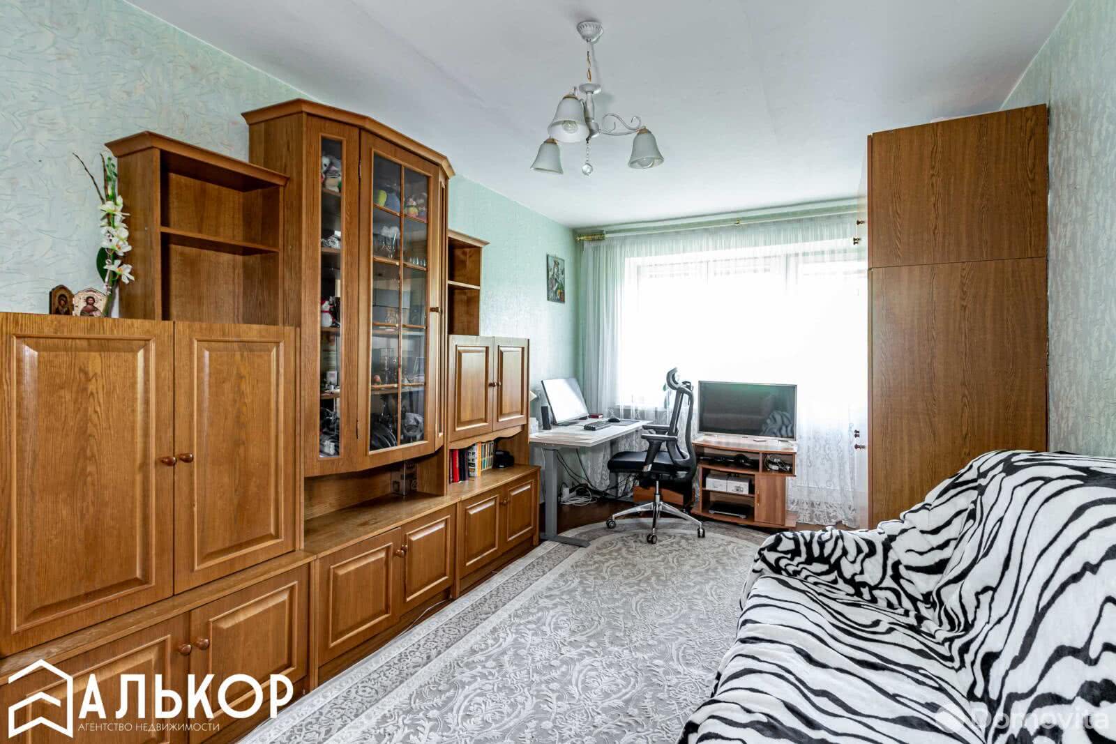 Купить 1-комнатную квартиру в Минске, ул. Розы Люксембург, д. 168/1, 49000 USD, код: 992829 - фото 1