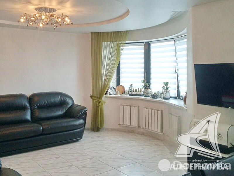 Продажа 2-комнатной квартиры в Бресте, ул. Октябрьской Революции, 77000 USD, код: 898971 - фото 1