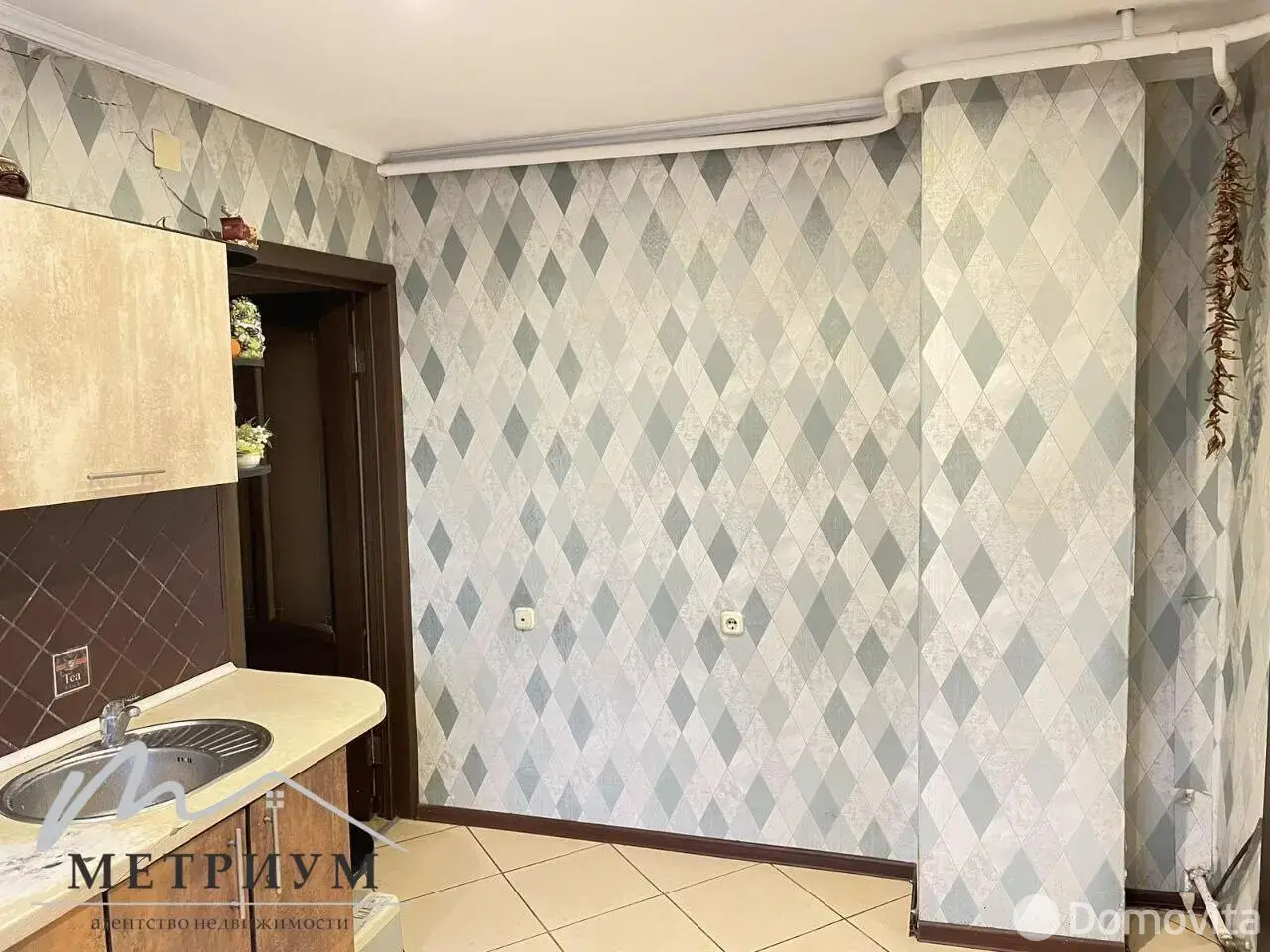 дом, Любишино, ул. Садовая