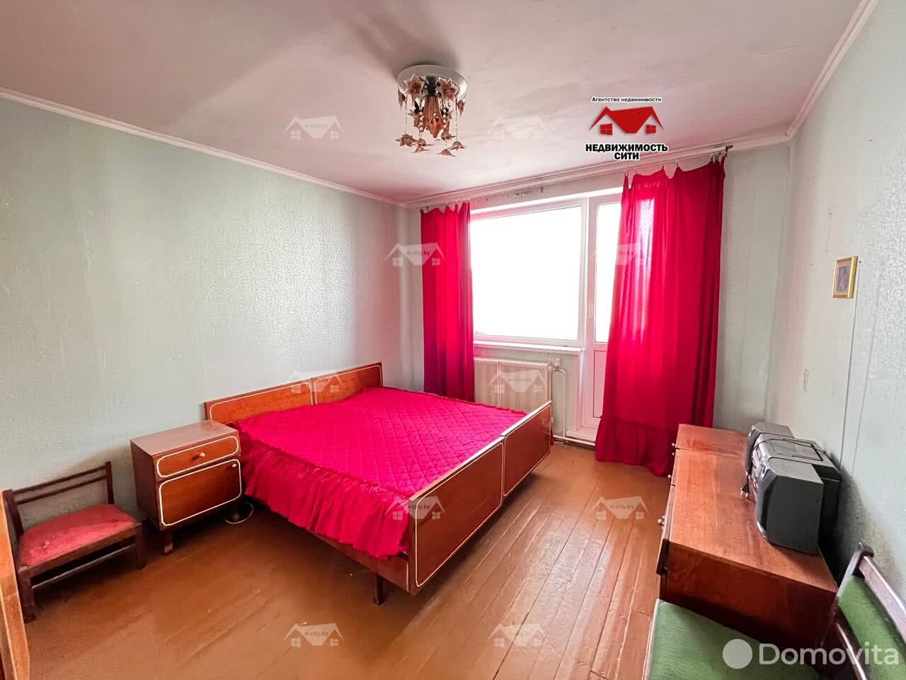 Купить 3-комнатную квартиру в Жлобине, ул. Ленинградская, д. 10, 28000 USD, код: 993654 - фото 2