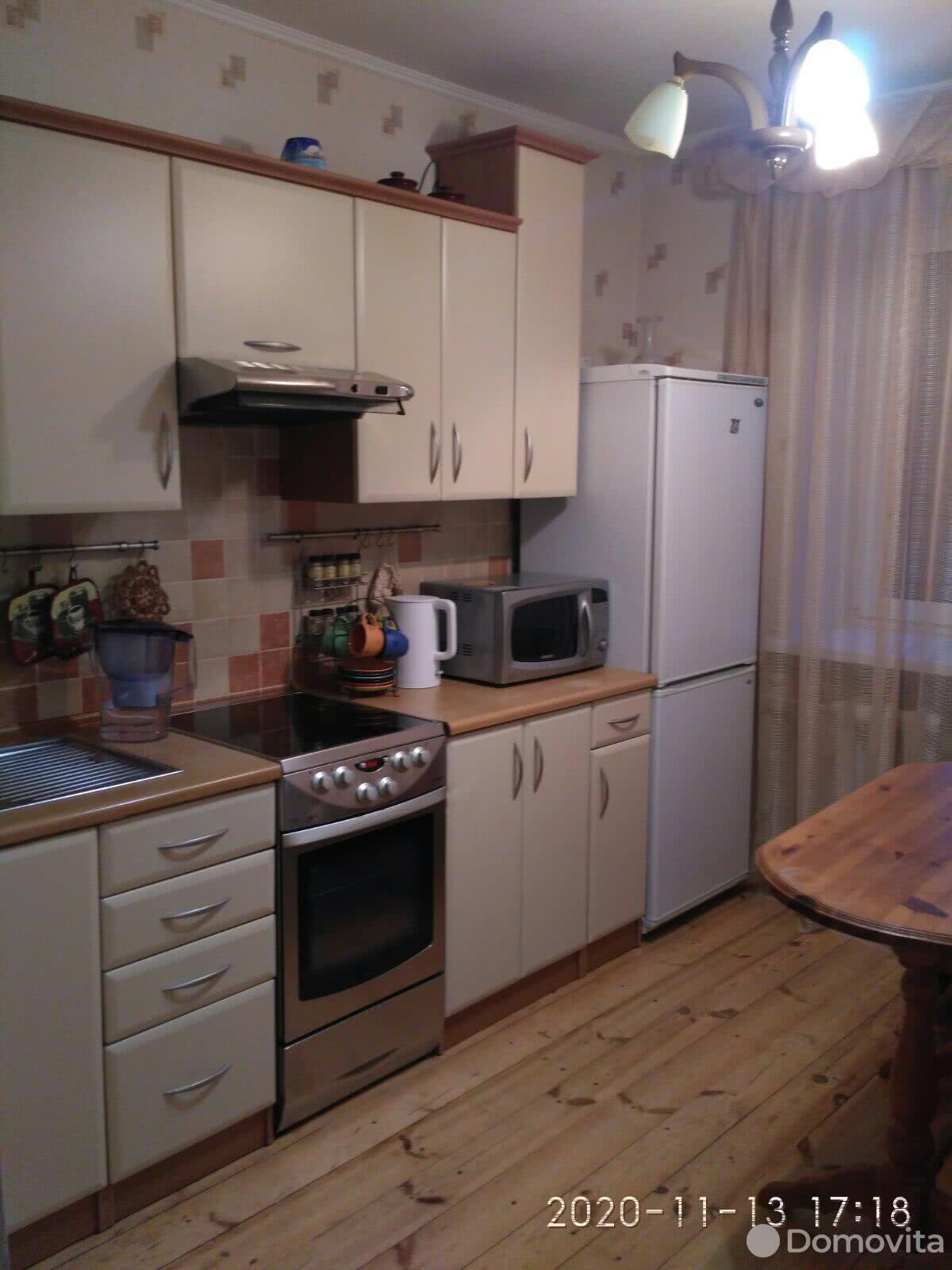Снять 2-комнатную квартиру в Минске, ул. Жуковского, д. 21, 260USD, код 136134 - фото 1