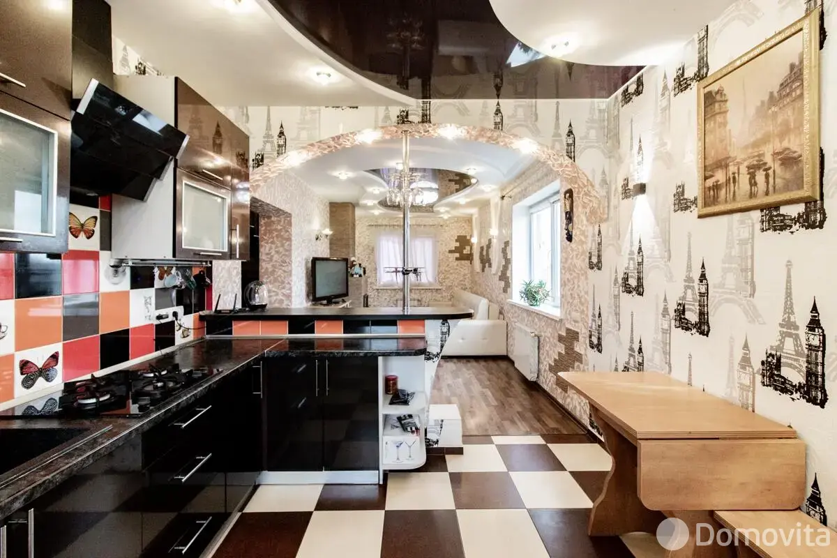 дом, Большой Тростенец, ул. Школьная