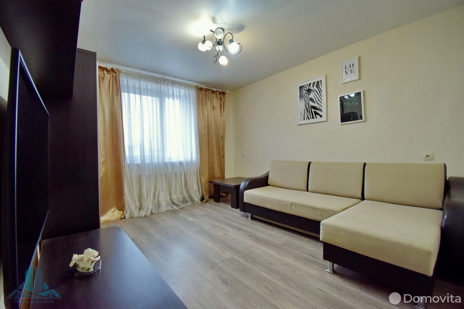 Купить 3-комнатную квартиру в Заславле, м-н Микрорайон 1, д. 17, 63000 USD, код: 964997 - фото 1