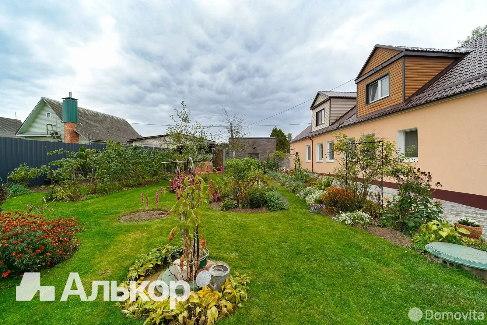 коттедж, Ратомка, ул. Октябрьская, д. 30 