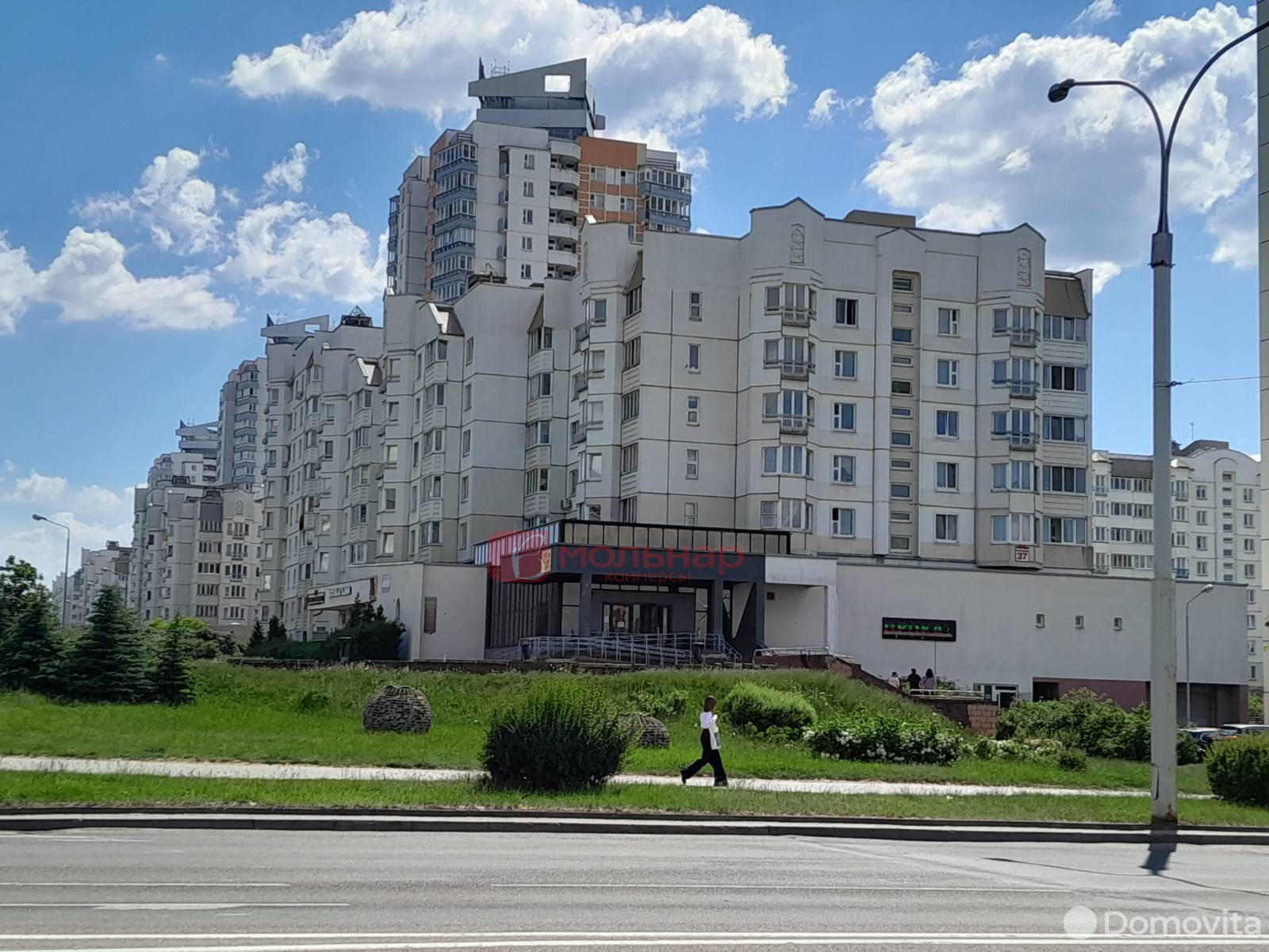 Снять торговую точку на ул. Кунцевщина, д. 37 в Минске, 8685EUR, код 965123 - фото 1