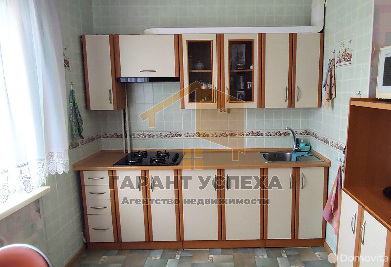 Продажа 2-комнатной квартиры в Жабинке, ул. Молодёжная, 31500 USD, код: 989796 - фото 1