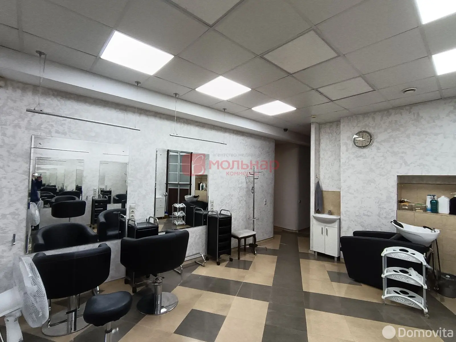 объект сферы услуг, Минск, ул. Якуба Коласа, д. 25/1 на ст. метро Академия наук