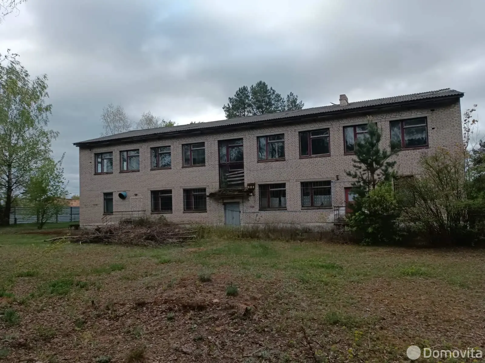 Купить складское помещение на ул. Речная, д. 5 в Доржах - фото 1