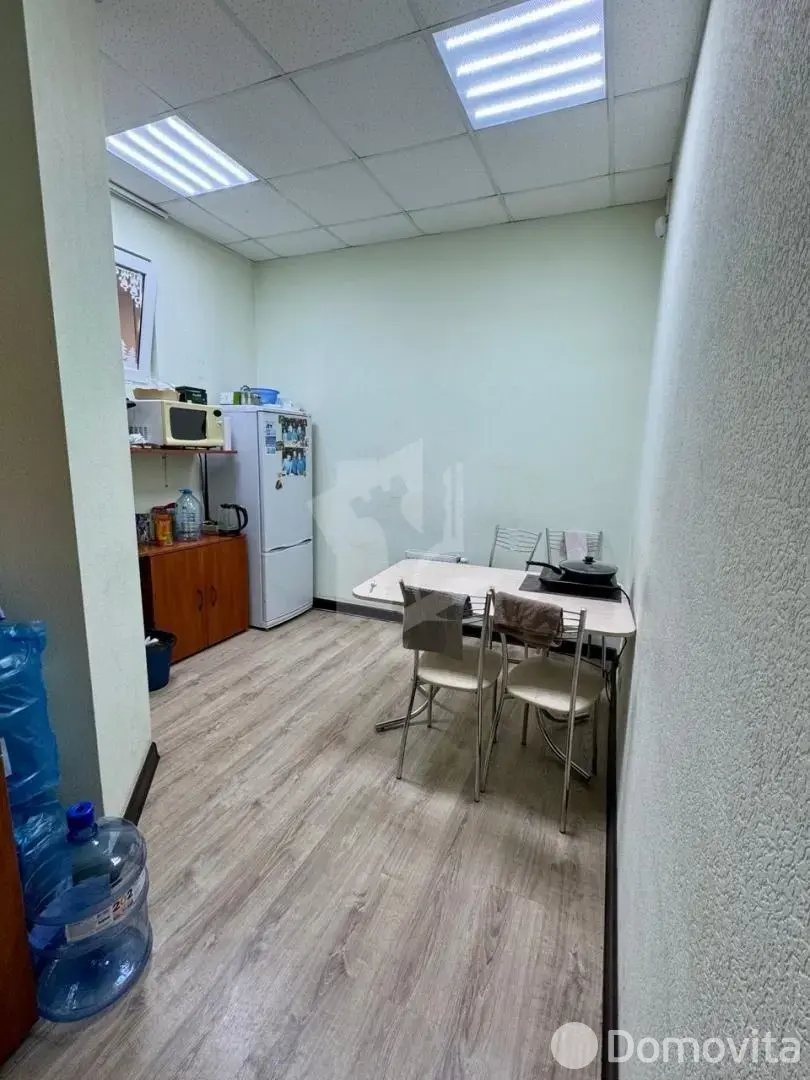 Помещение под сферу услуг в Минске, ул. Сторожовская, д. 6, код 3928 - фото 8