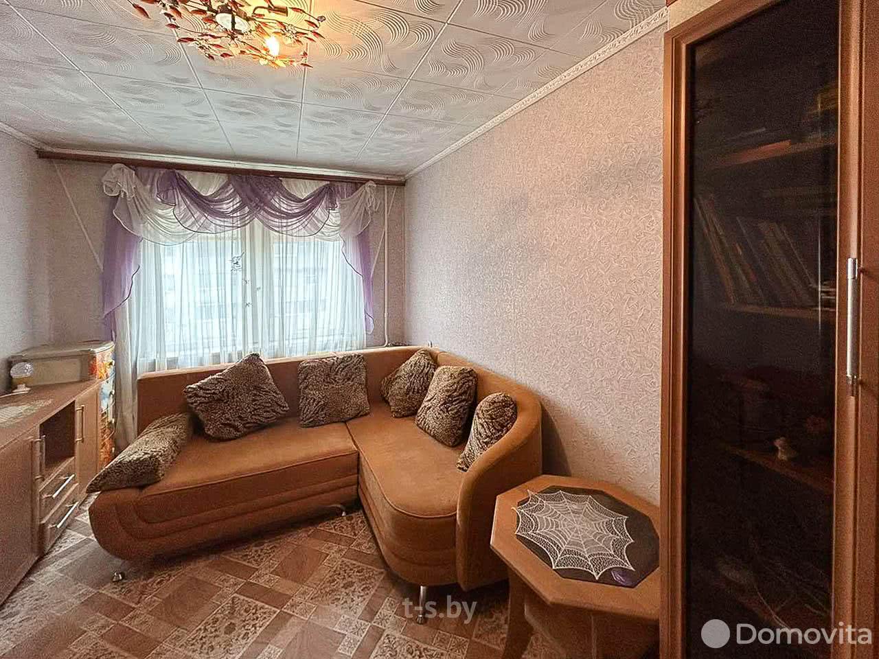 Купить 2-комнатную квартиру в Околице, ул. Армейская, д. 6, 30000 USD, код: 997362 - фото 1