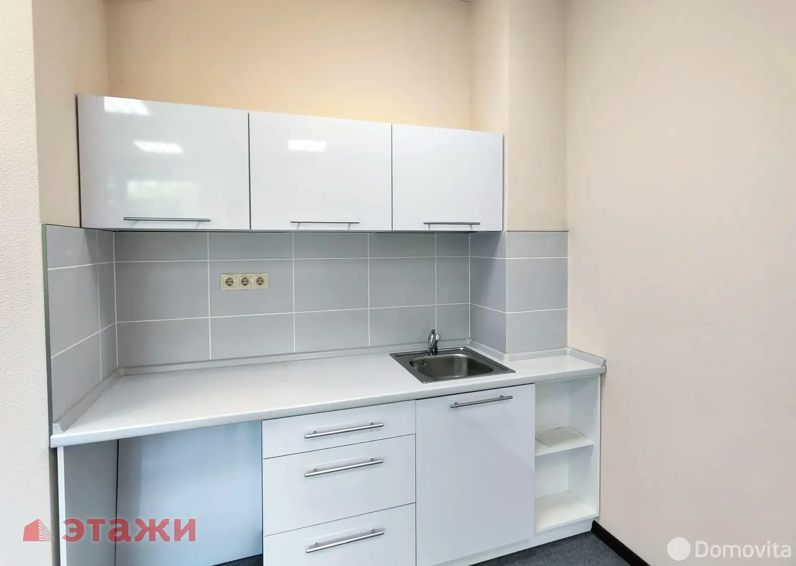 Помещение под сферу услуг в Минске, ул. Сторожовская, д. 6, код 2478 - фото 2