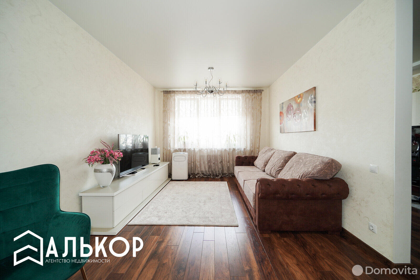 Купить 2-комнатную квартиру в Солнечном, ул. Сосновая, д. 2, 96000 USD, код: 878687 - фото 1