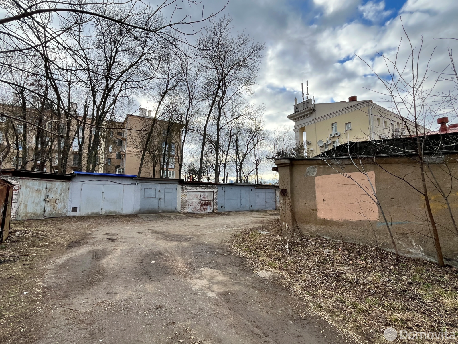гараж, Минск, пр-т Независимости, д. 33А на ст. метро Площадь Победы