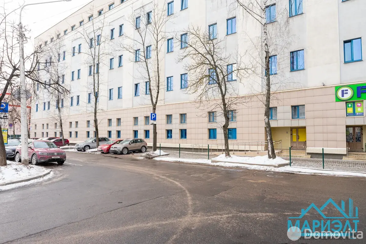 Помещение под сферу услуг в Минске, ул. Фабрициуса, д. 8/Б, код 2348 - фото 1