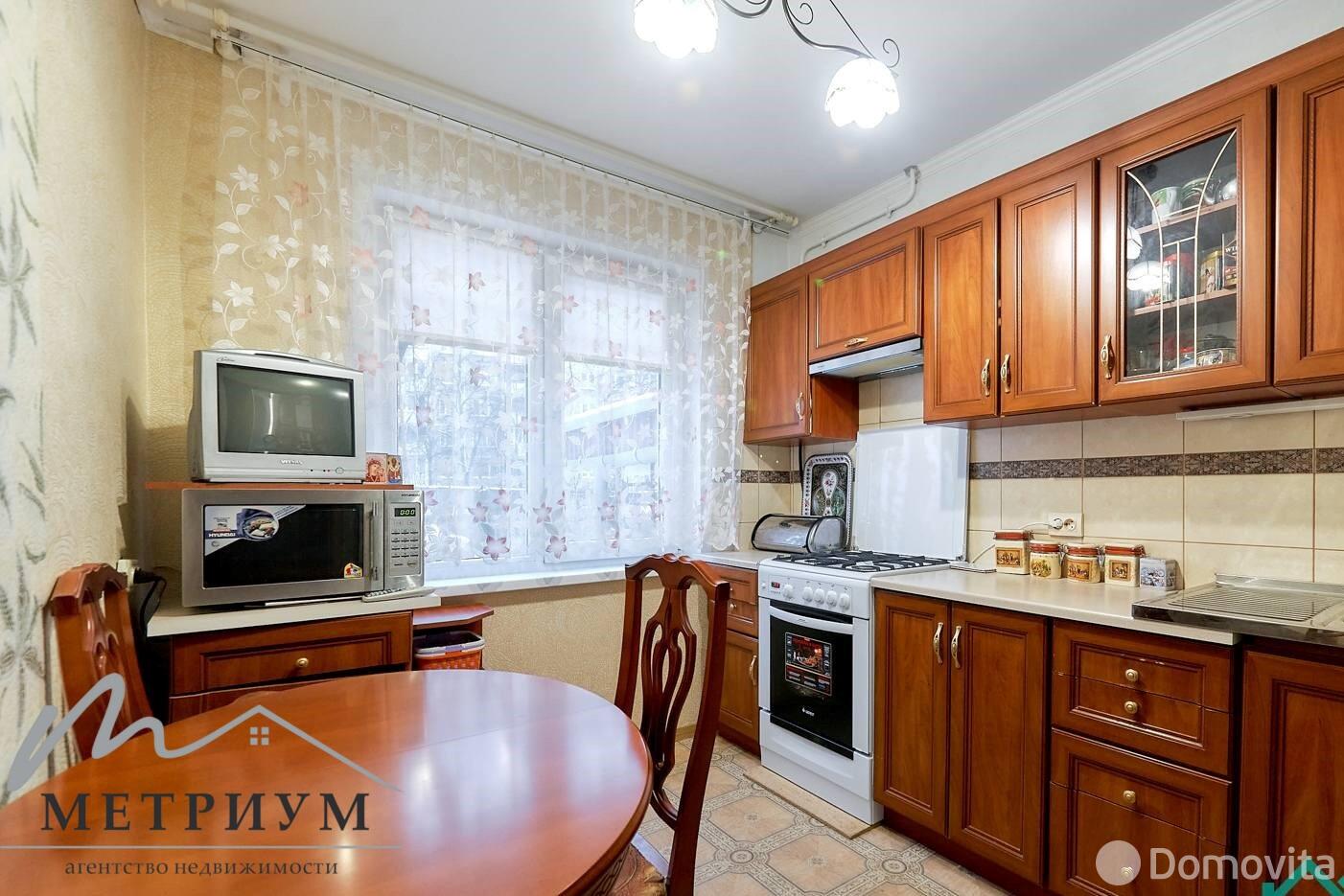 Купить 4-комнатную квартиру в Минске, ул. Якубова, д. 28, 110000 USD, код: 1097243 - фото 1