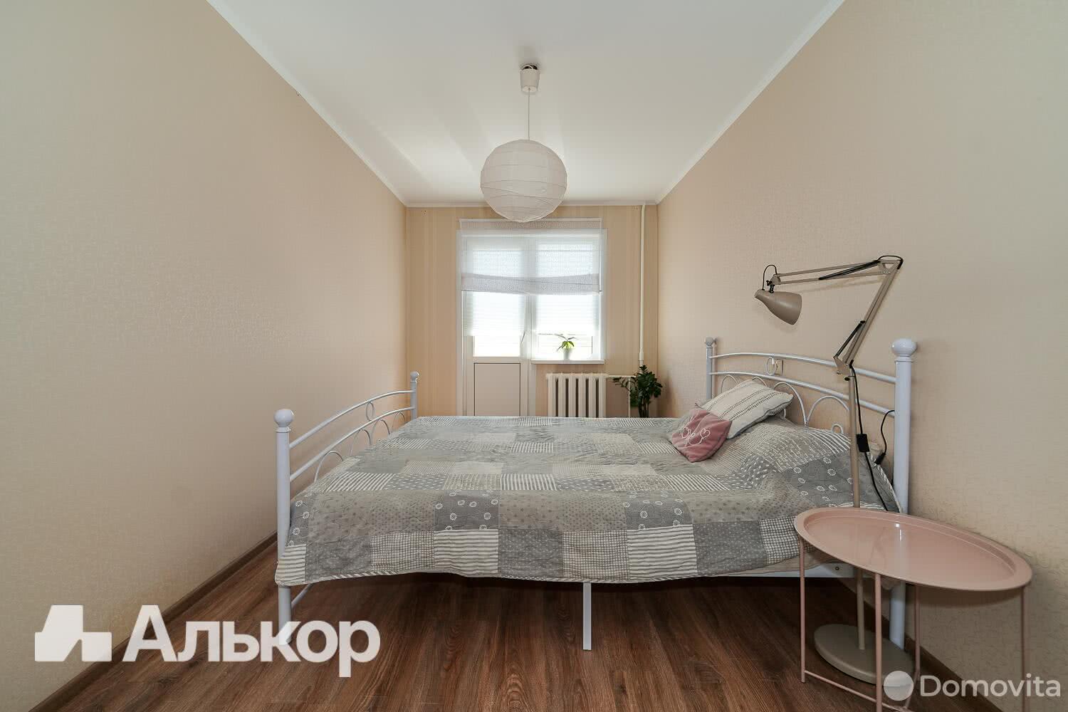 Купить 2-комнатную квартиру в Минске, ул. Якуба Коласа, д. 52, 70000 USD, код: 1022851 - фото 2