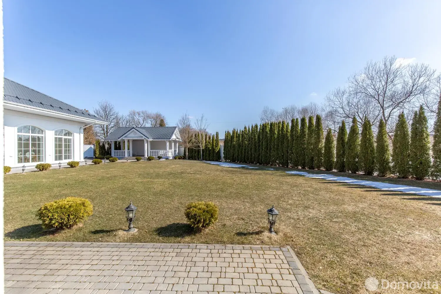 продажа объекта сферы услуг, Сеница, ул. Набережная, д. 1