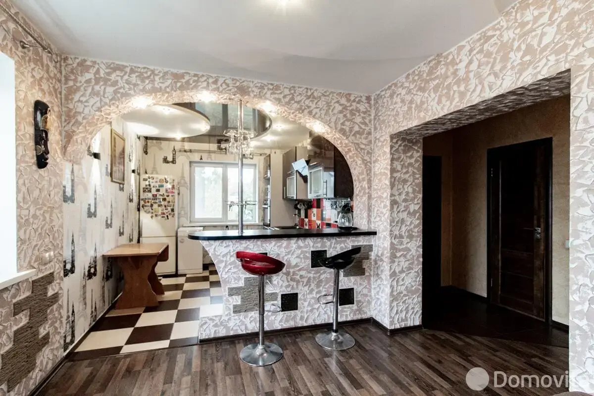 дом, Большой Тростенец, ул. Школьная