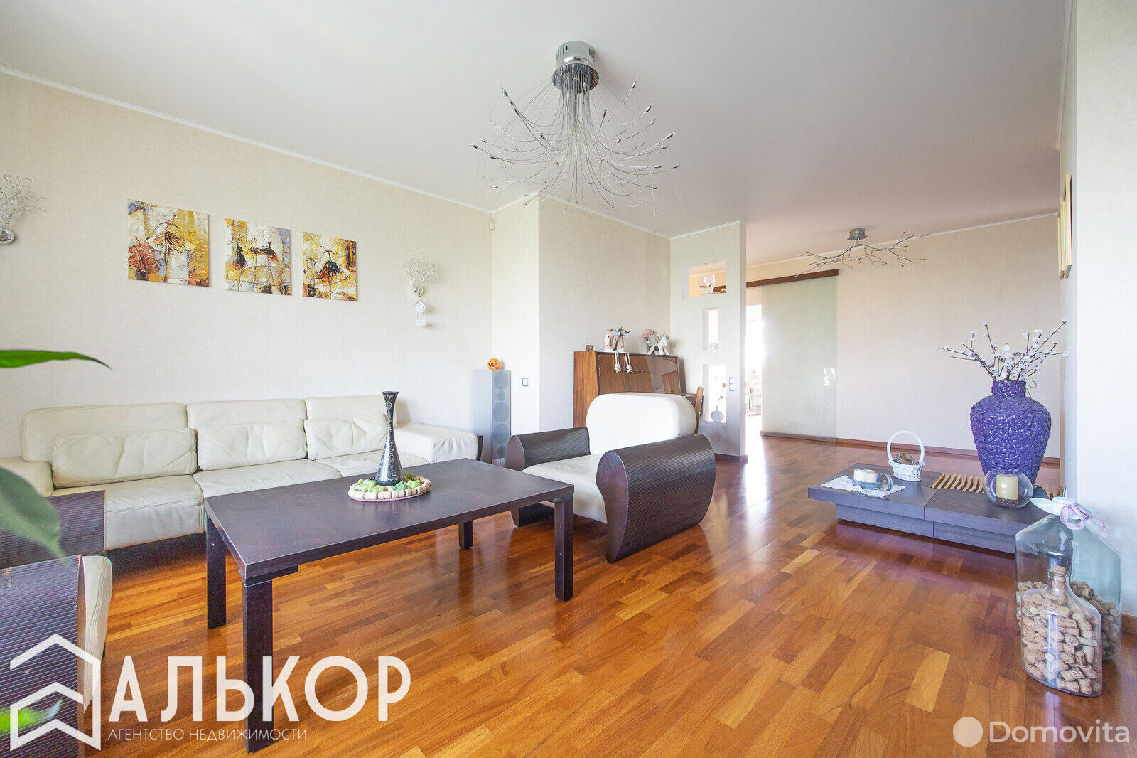 Продажа 4-комнатной квартиры в Минске, ул. Белорусская, д. 15, 239000 USD, код: 894145 - фото 1