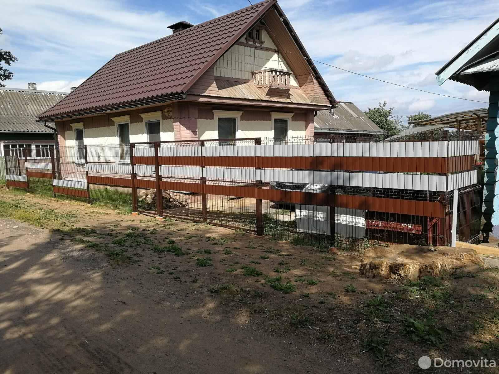 дом, Юхновка, ул. Центральная, д. 10 без посредников