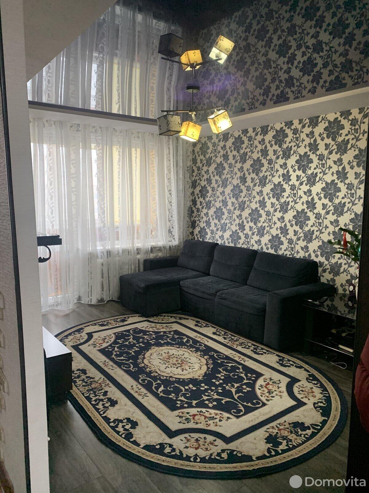 Купить 2-комнатную квартиру в Борисове, б-р Комарова, д. 22, 38000 USD, код: 972338 - фото 1