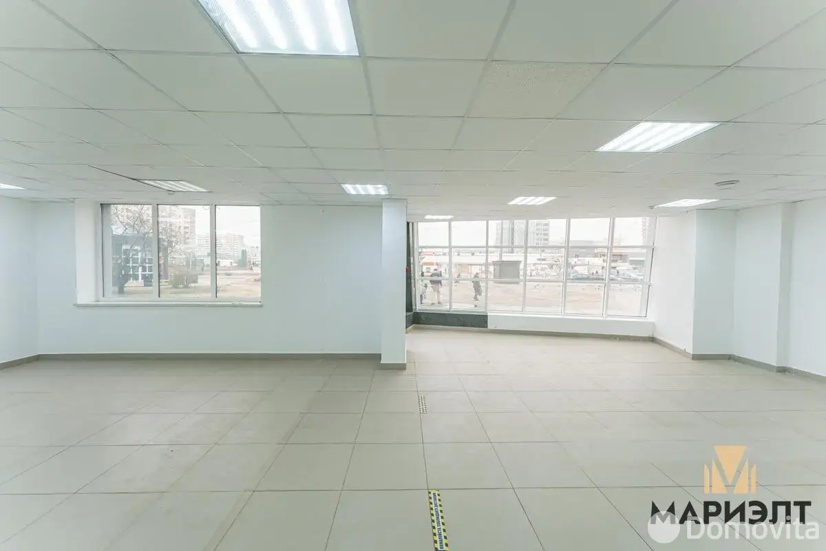 объект сферы услуг, Минск, ул. Бурдейного, д. 13, стоимость аренды 11 790 р./мес.