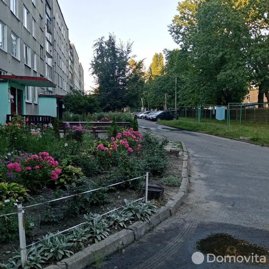 Купить 4-комнатную квартиру в Пинске, ул. Центральная, д. 22, 28000 USD, код: 1031578 - фото 1