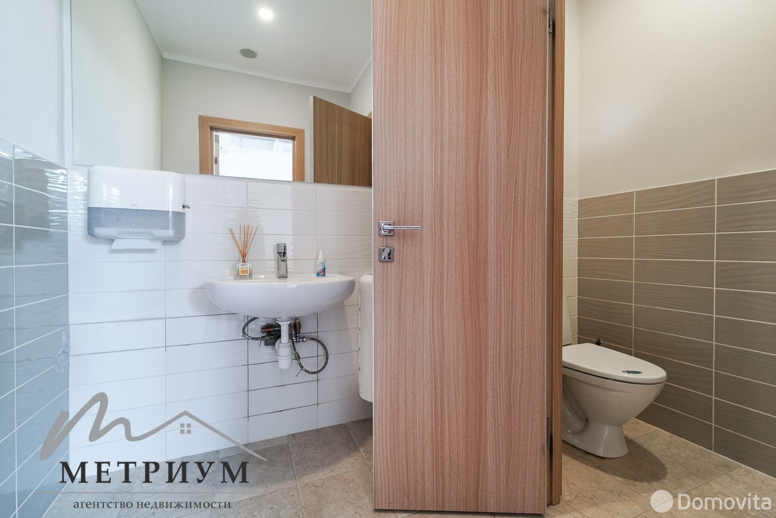 объект сферы услуг, Минск, ул. Немига, д. 5 в Центральном районе