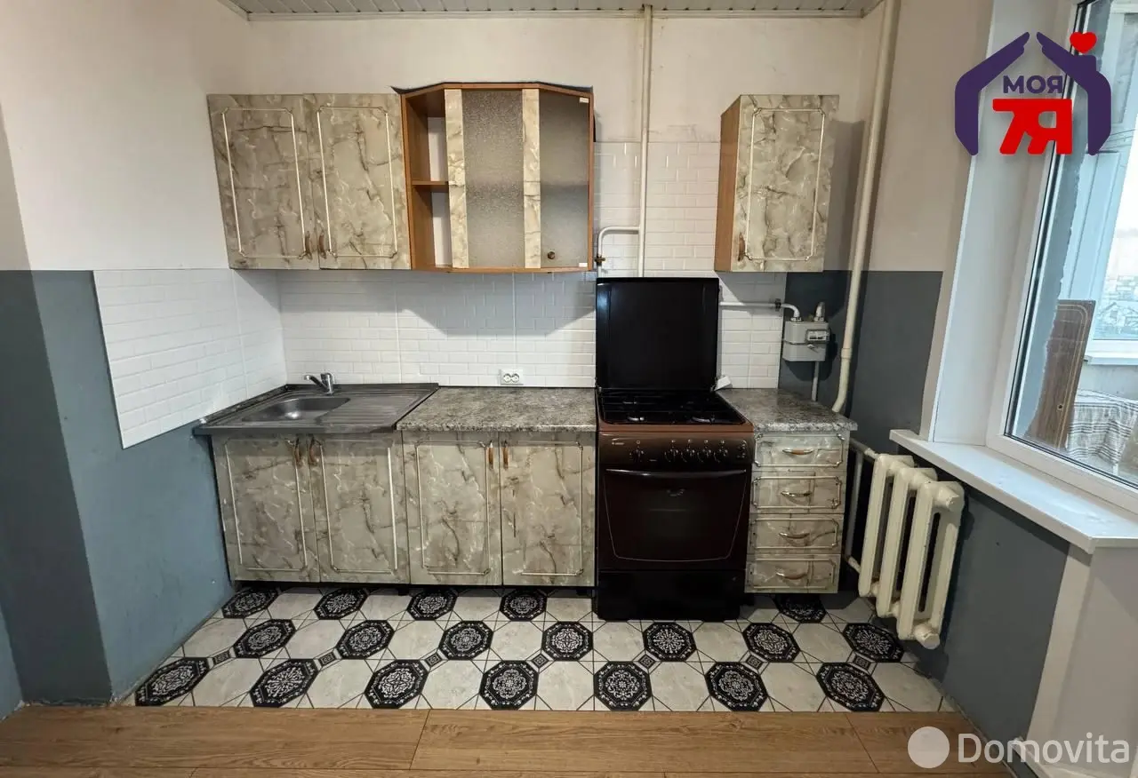 Продажа 2-комнатной квартиры в Слуцке, ул. Чехова, д. 5, 39900 USD, код: 1121939 - фото 1