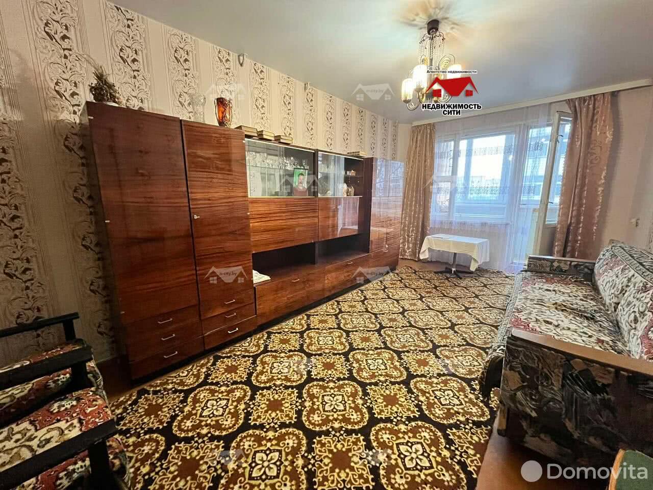 Купить 4-комнатную квартиру в Рогачеве, ул. Гоголя, д. 74, 20000 USD, код: 980256 - фото 1