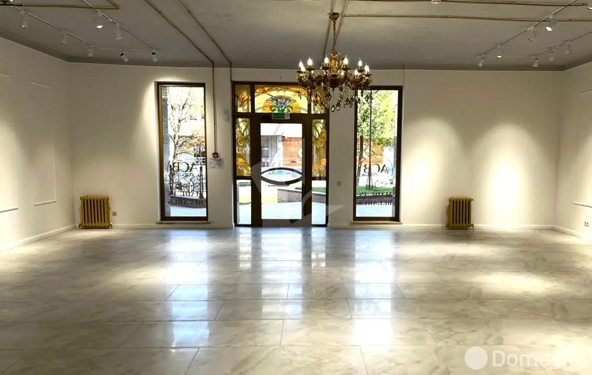 Помещение под сферу услуг в Минске, ул. Киселева, д. 17, код 3877 - фото 1