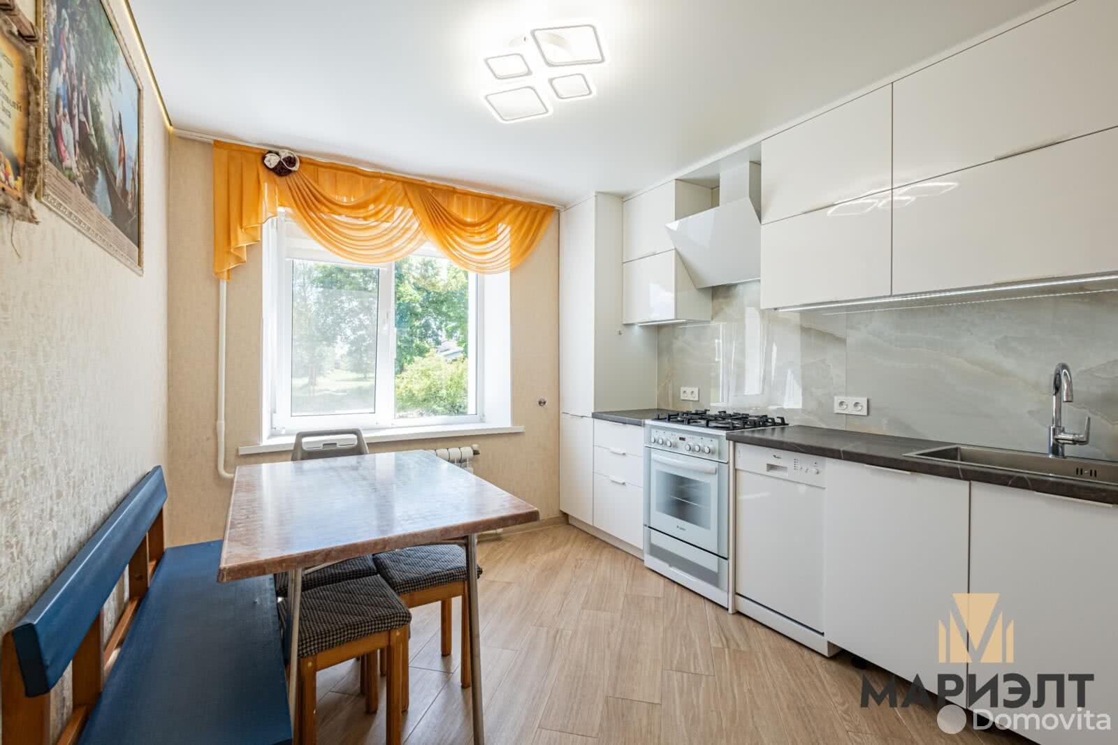 Купить 4-комнатную квартиру в Паперне, ул. Центральная, д. 5, 74500 USD, код: 1020907 - фото 1